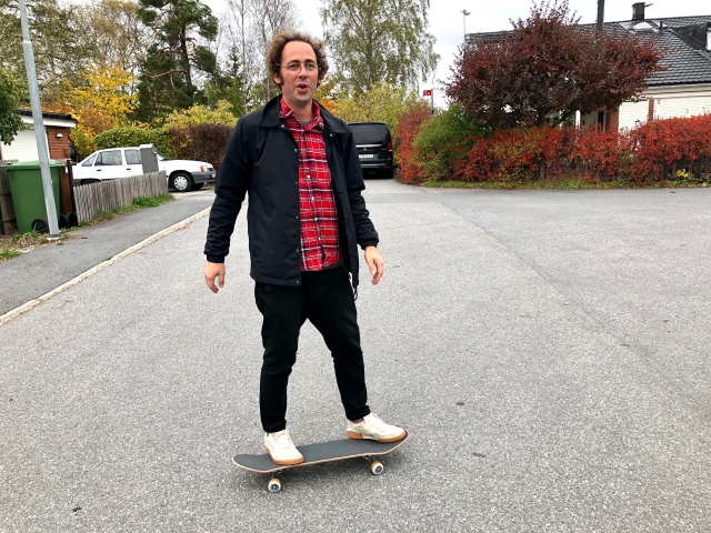Niklas Bergh på en skateboard