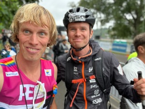 Simon Andersson följer med på bloggen, det känns stort. Han var med hela vägen in och slutade 25:a i spurten.